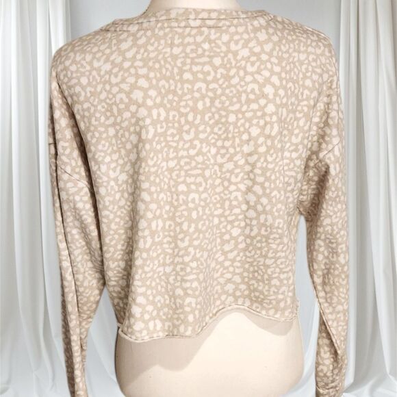 Colsie Fleece Crop Sweatshirt! - Picture 2 of 13